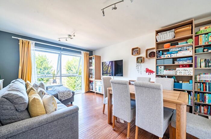 2 Bedroom Flat For Sale In Francis Court Cranes Park Avenue, Surbiton, Surrey, KT5