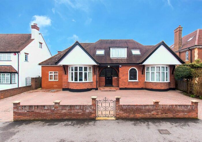 5 Bedroom Detached House To Rent In Cassiobury Drive, Watford, WD17