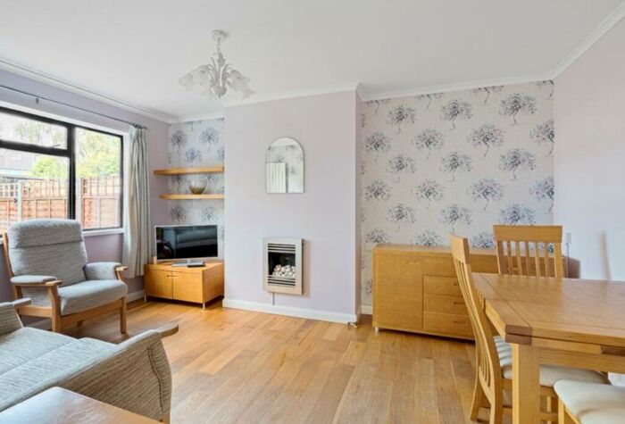 2 Bedroom Flat To Rent In West Heath Road London, SE2