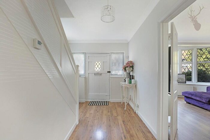 4 Bedroom Semi-Detached House To Rent In Grange Crescent, Chigwell, IG7