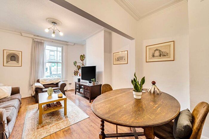 3 Bedroom Property To Rent In Portelet Road, Stepney, London, E1