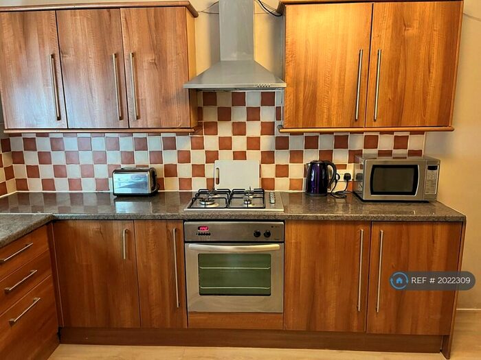 3 Bedroom Flat To Rent In Woodlands Drive, Glasgow, G4