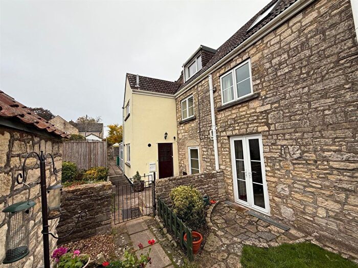 2 Bedroom Cottage To Rent In Chapel Row, BA2