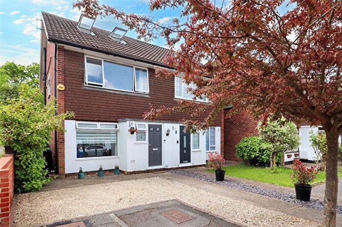 4 Bedroom Semi Detached House For Sale In Woking, GU21