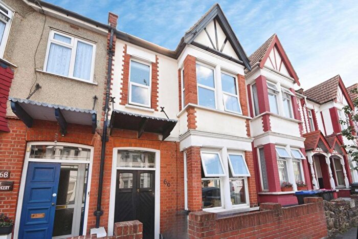 3 Bedroom Terraced House For Sale In Beedell Avenue, Westcliff-On-Sea, Essex, SS0