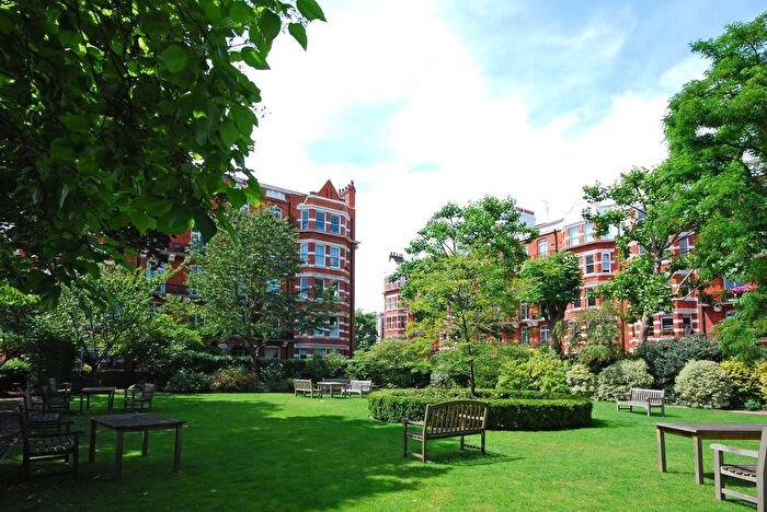 2 Bedroom Flat To Rent In Kensington Mansions, Earls Court, London, SW5