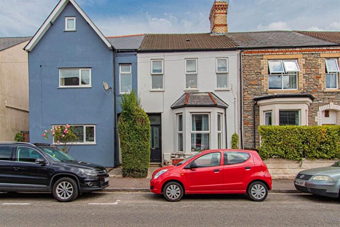 2 Bedroom Apartment To Rent In Wyndham Crescent, Canton, CF11