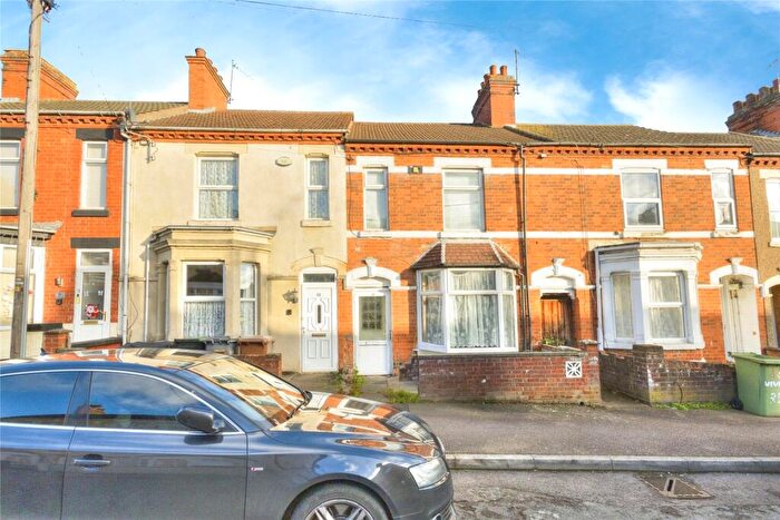 3 Bedroom Terraced House For Sale In Vivian Road, Wellingborough, Northamptonshire, NN8