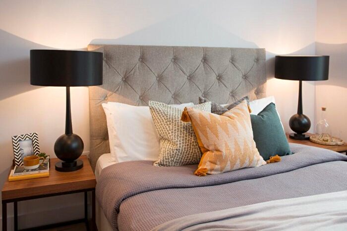 2 Bedroom Apartment To Rent In Weavers Quay, Old Mill Street, Manchester, Greater Manchester, M4