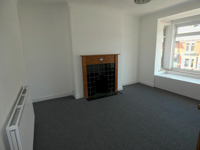 2 Bedroom Flat To Rent In Biddlestone Road, Heaton, Newcastle Upon Tyne, NE6
