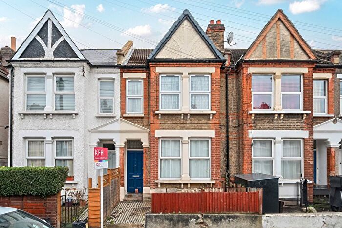 2 Bedroom Flat For Sale In Sangley Road, South Norwood, London, SE25