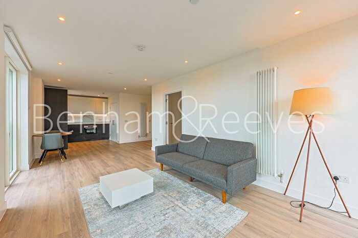 1 Bedroom Flat To Rent In Heartwood Boulevard, Acton, W3