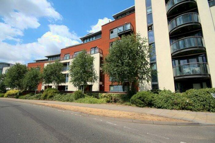2 Bedroom Flat To Rent In Kingsgate, RH12