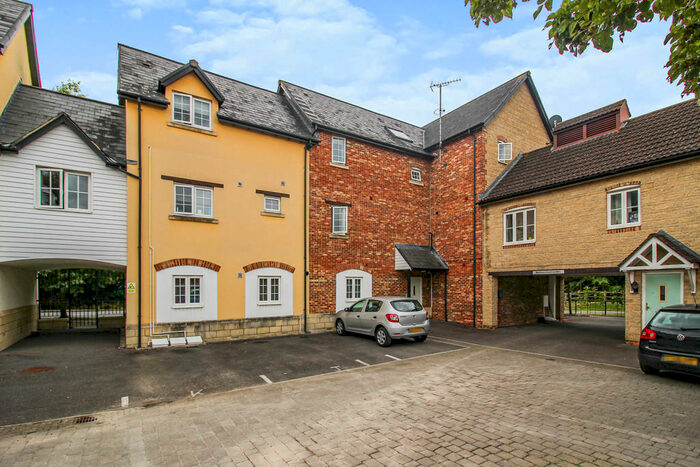 2 Bedroom Apartment To Rent In Maybold Crescent, Haydon End, Swindon, SN25