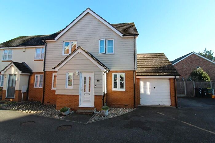 4 Bedroom House For Sale In Magnolia Road, Rochford, Essex, SS4