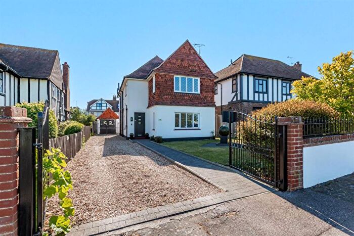 4 Bedroom Detached House For Sale In Royal Esplanade, Margate, CT9