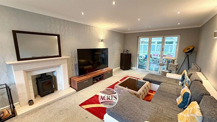 4 Bedroom Detached House For Sale In Ryknild Close, Four Oaks, Sutton Coldfield, B74 - Photo 3
