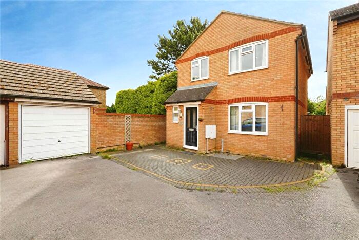 3 Bedroom Detached House For Sale In Benson Close, Bicester, Oxfordshire, OX26