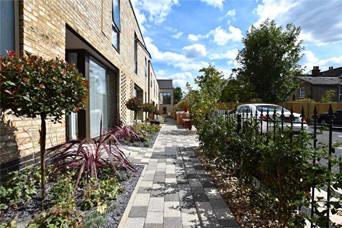 2 Bedroom Apartment To Rent In Phyllis Pearse Mews, London, SE25