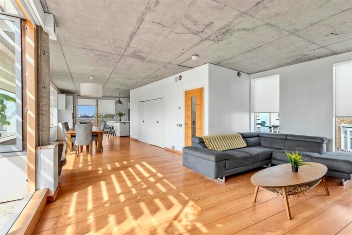 5 Bedroom End Of Terrace House To Rent In Waldo Road, London, NW10