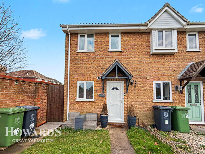 2 Bedroom End Of Terrace House For Sale In Wight Drive, Caister-on-Sea, NR30