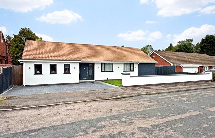 3 Bedroom Detached Bungalow For Sale In Magnolia Close, Leicester, LE2