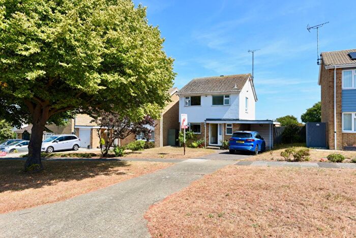 3 Bedroom Detached House For Sale In Colburn Road, Broadstairs, CT10