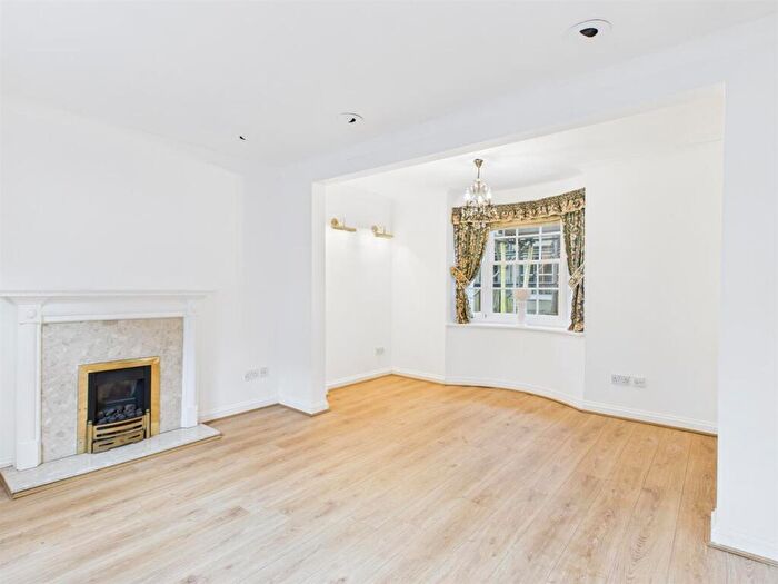 3 Bedroom Terraced House To Rent In Dolphin Mews, Brighton, BN2