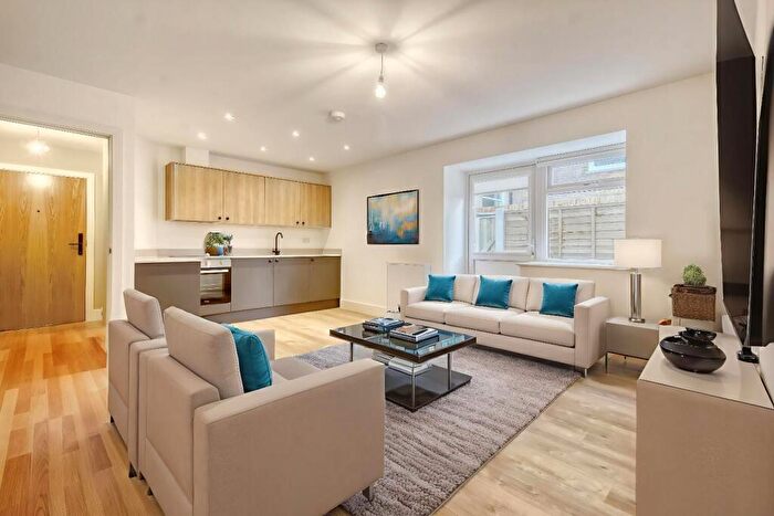 2 Bedroom Apartment To Rent In - Westcliff Avenue, Westcliff-on-Sea, SS0