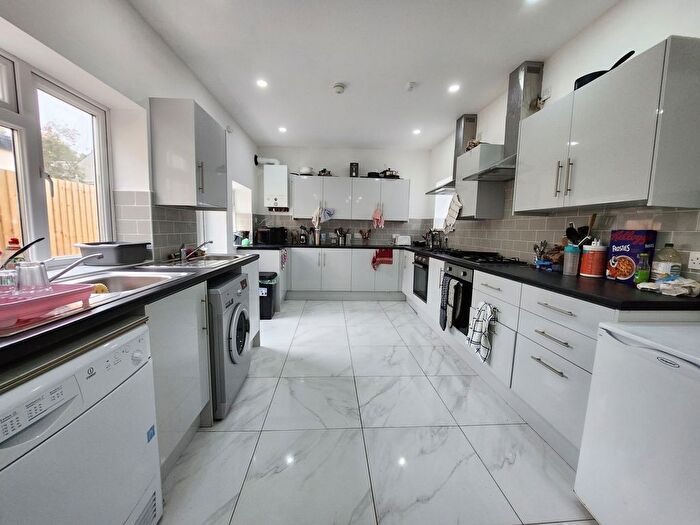 8 Bedroom Terraced House To Rent In Llandough Street, Cathays, CF24