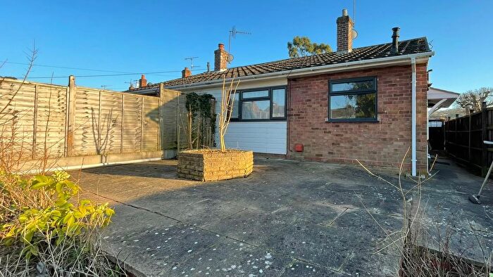 2 Bedroom Semi Detached Bungalow For Sale In Newtown Road, Worcester, WR5