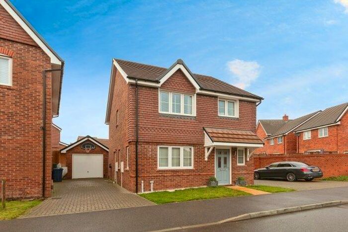 3 Bedroom Detached House To Rent In Carpenters Way, Farnham, GU9