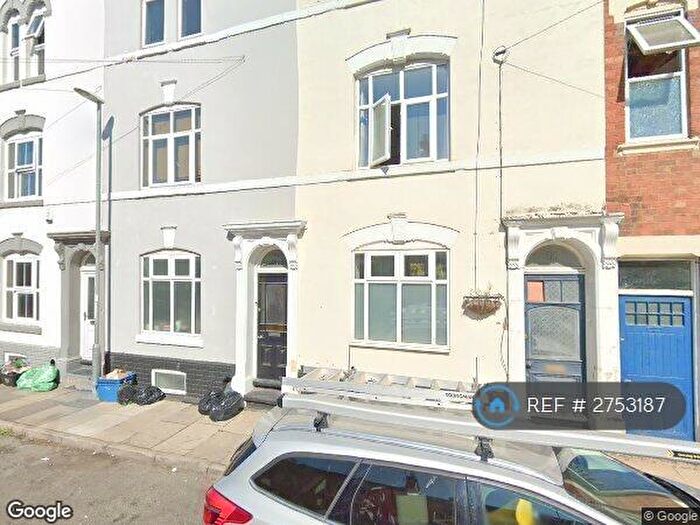 1 Bedroom Flat To Rent In Colwyn Road, Northampton, NN1