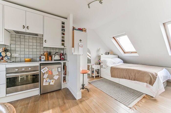 Studio For Sale In Grange Road, Thornton Heath, CR7