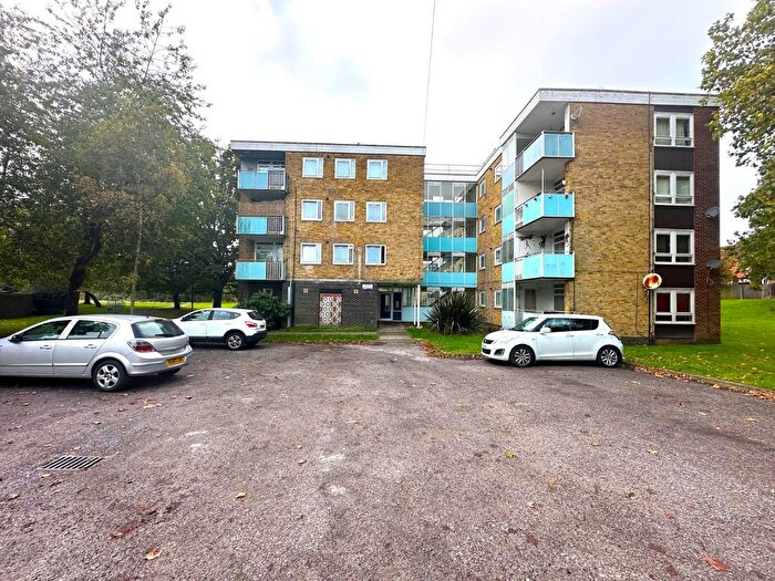 2 Bedroom Flat To Rent In Ellwood Avenue, Thornhill, Southampton, SO19