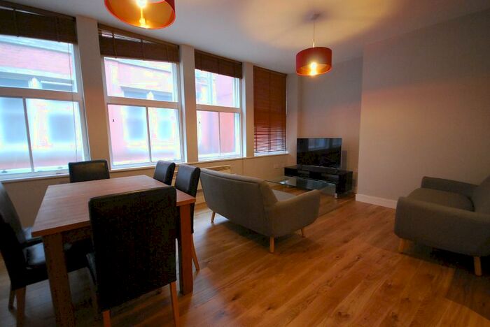 2 Bedroom Flat To Rent In Princess Street, Manchester, M1