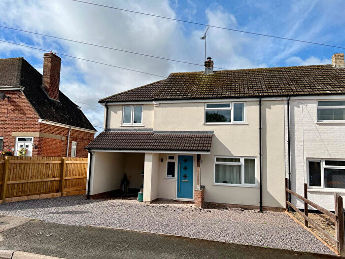 4 Bedroom Semi-Detached House For Sale In Kings Close, Letcombe Regis, Wantage, OX12
