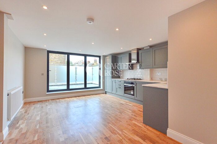 6 Bedroom End Of Terrace House For Sale In Merton Road, London, SW18
