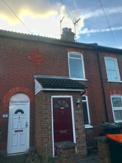 2 Bedroom Terraced House To Rent In Victoria Street, Dunstable, LU6