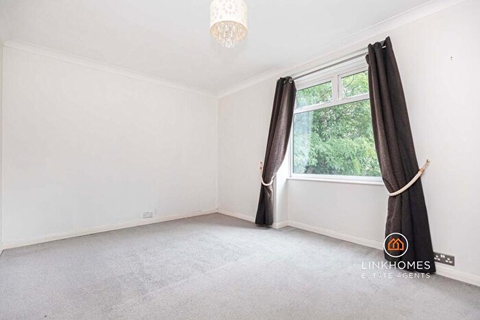 1 Bedroom Flat For Sale In Courtenay Road, Poole, BH14