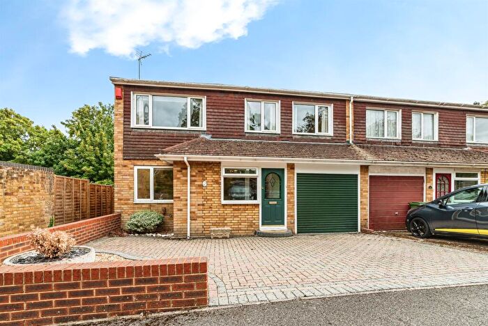 3 Bedroom End Of Terrace House For Sale In Harlech Close, Basingstoke, RG23