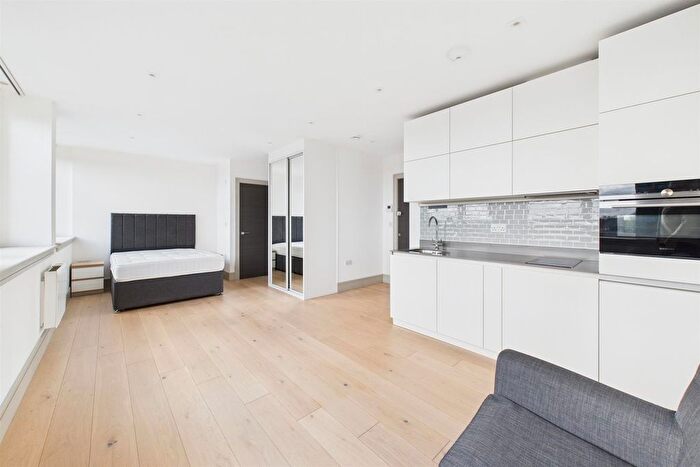 Studio To Rent In Flint Court, Finchley, N12