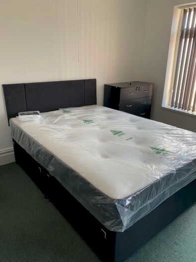 4 Bedroom End Of Terrace House To Rent In Malefant Street, Cardiff(City), CF24