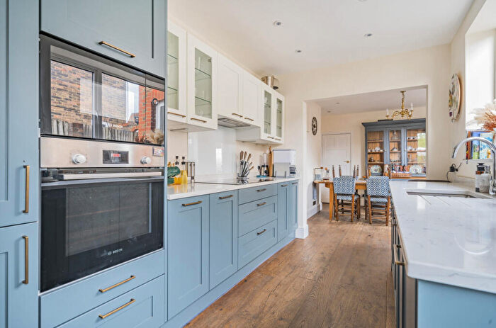 3 Bedroom Semi Detached House For Sale In Honeycrock Lane, Redhill, RH1