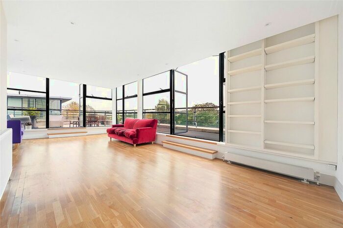 2 Bedroom Flat To Rent In Point Wharf, Ferry Quays, Brentford, TW8