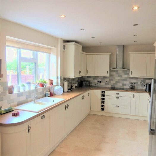 3 Bedroom Semi-Detached House To Rent In Pipehay Lane, DE6