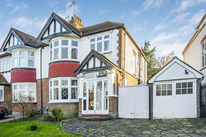 4 Bedroom Property To Rent In Mount Avenue, London, W5