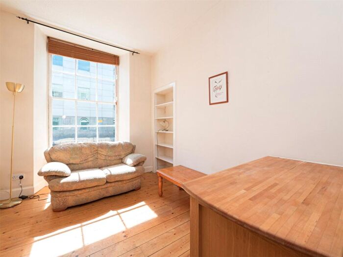 1 Bedroom Flat To Rent In East Fountainbridge, Edinburgh, EH3
