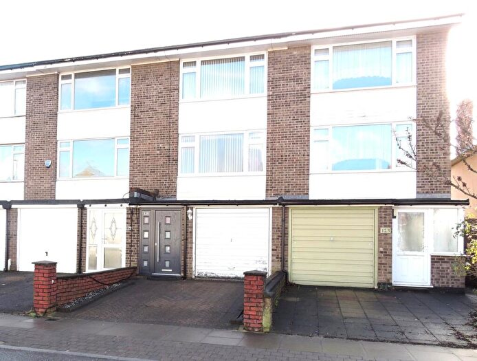 3 Bedroom Town House For Sale In Carterhatch Road, Enfield, EN3