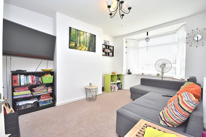 2 Bedroom Bungalow To Rent In Knightscliffe Way, Northampton, NN5